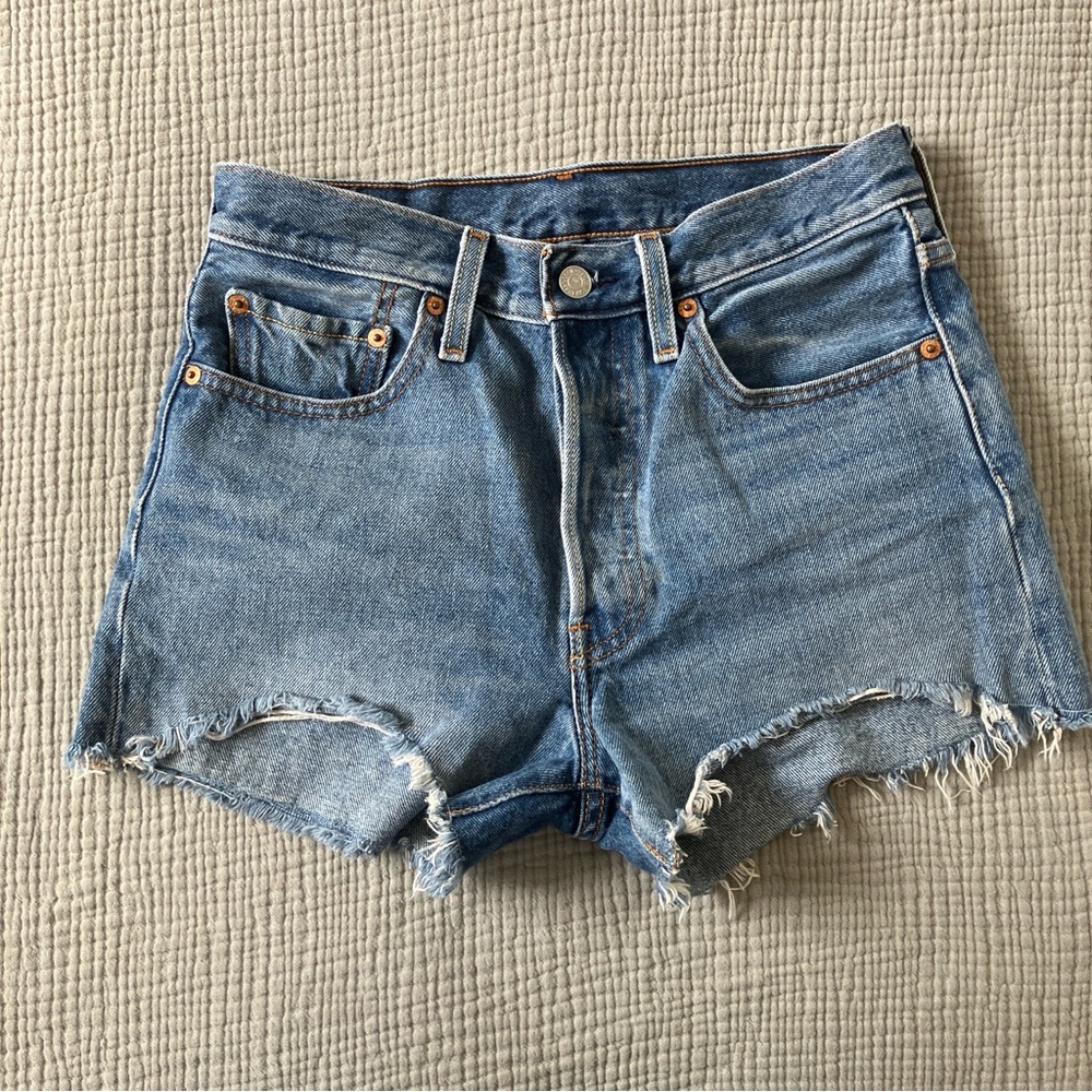Levi’s Distressed Cutoff Jean Shorts